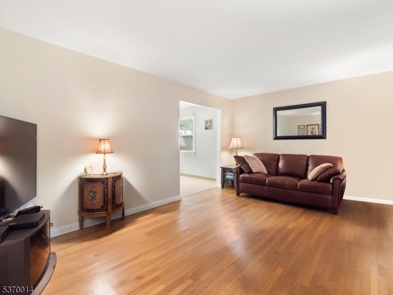 44 Farmingdale Ave