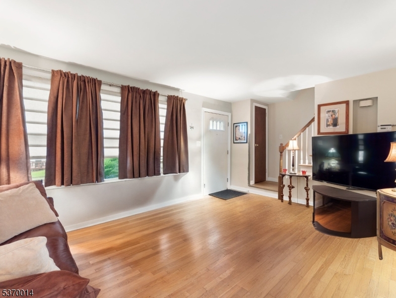 44 Farmingdale Ave