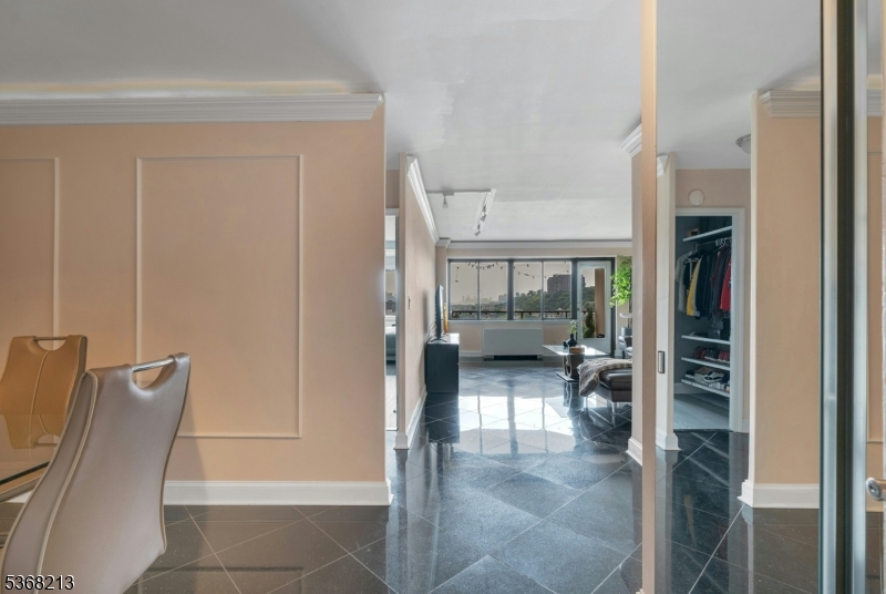 1203 River Rd 19K 19K