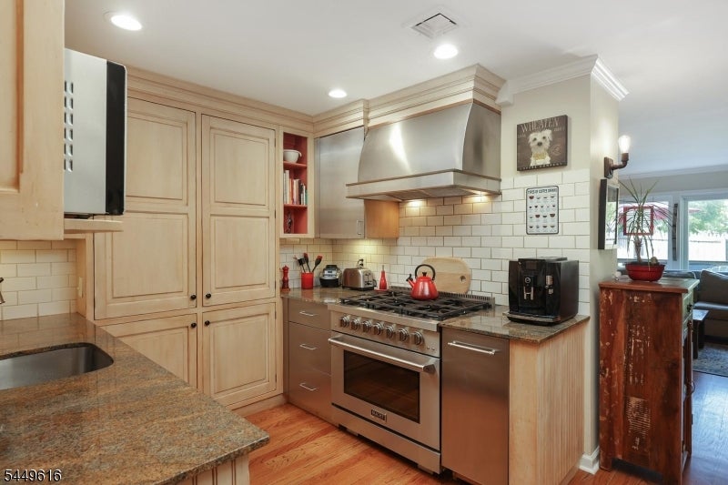 13 Franklin Pl 7B