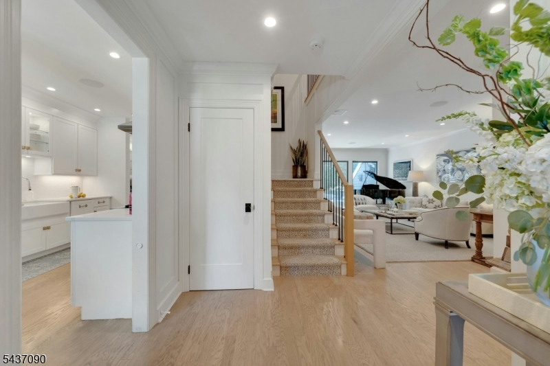 224 Barnstable Dr