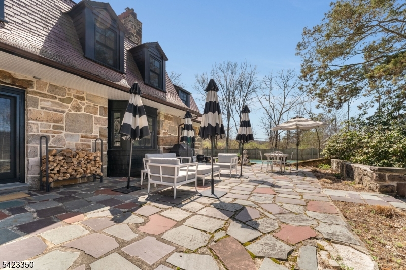 615 Jackson Valley Rd