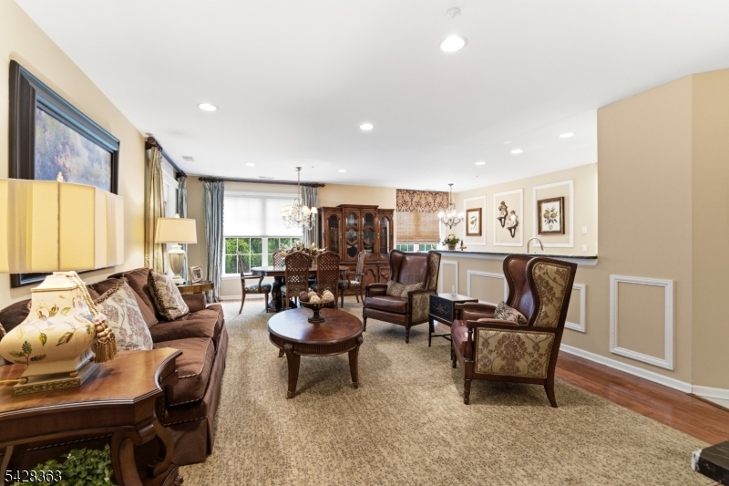 2104 Johnson Dr