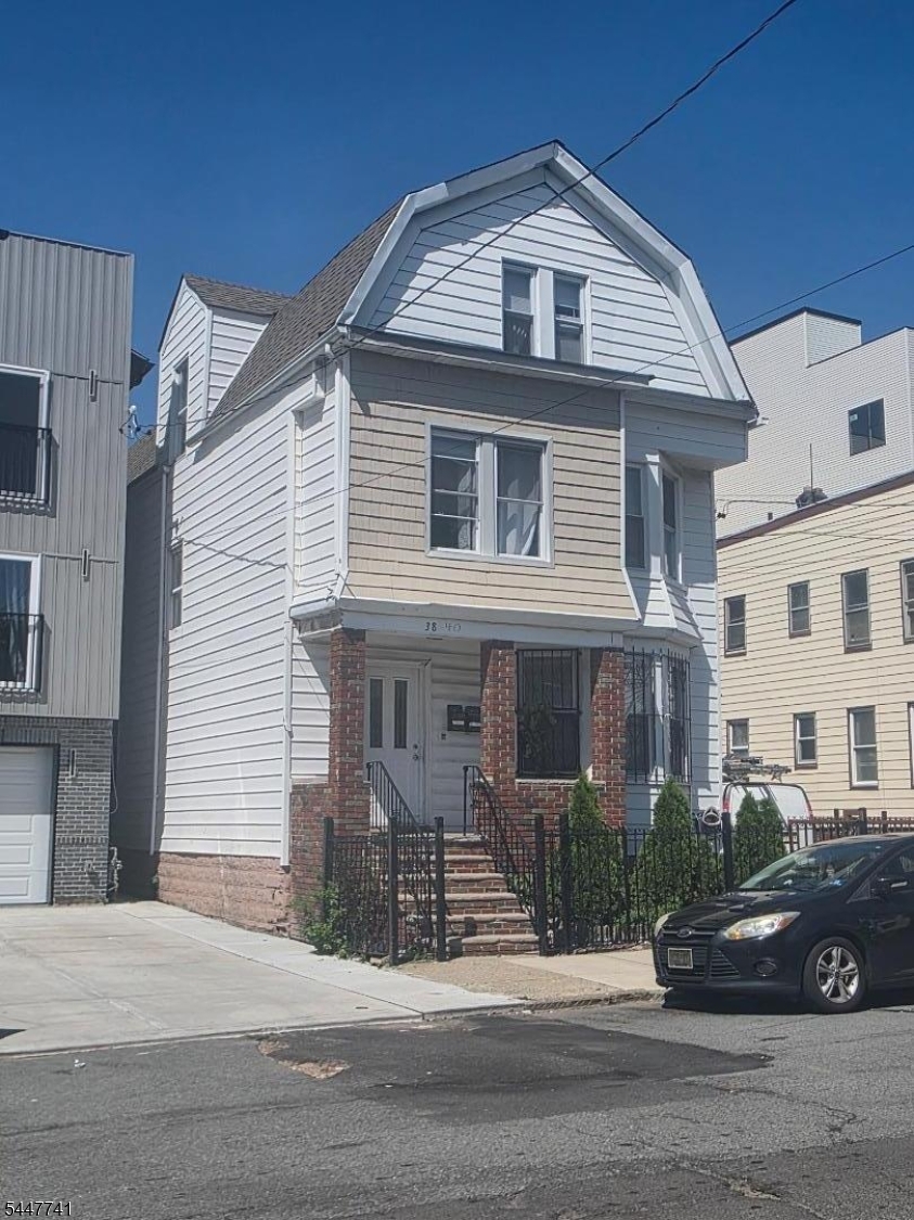 38 20Th Ave