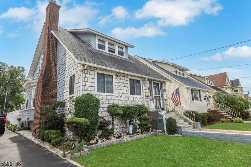 218 Court Ave