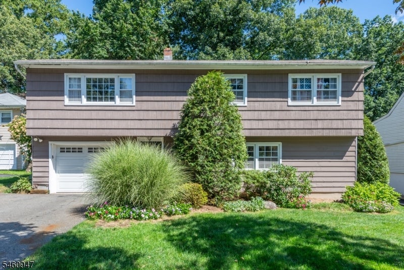 52 Channing Dr