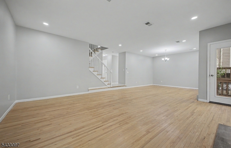 22 Flynn Pl