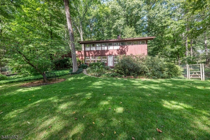 17 Brook Dr