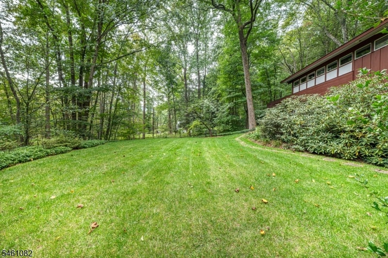 17 Brook Dr