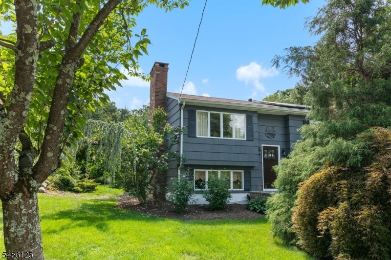 157 Mountain Cir