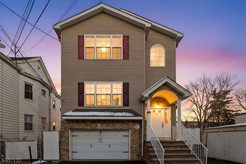 110-PT112 Redwood Ave Paterson City NJ 07522