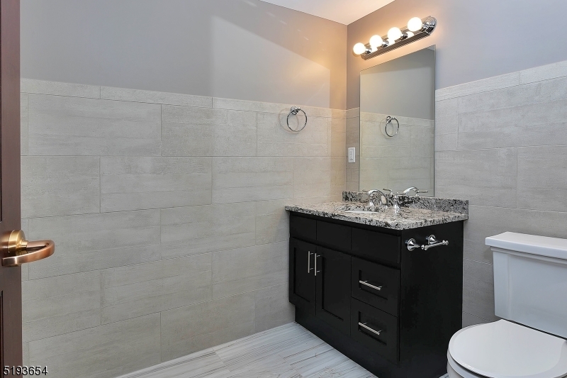 8 White Hall Rd, unit 3 3