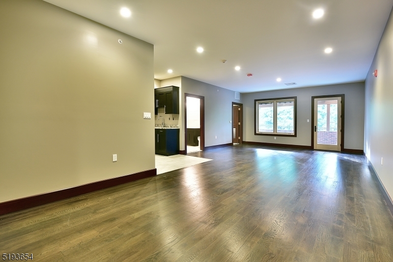 8 White Hall Rd, unit 3 3