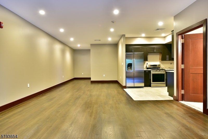 8 White Hall Rd, unit 3 3