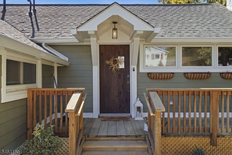49 Maple Tree Ln