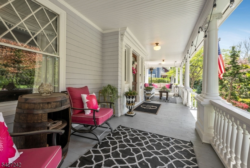 427 Spring Ave