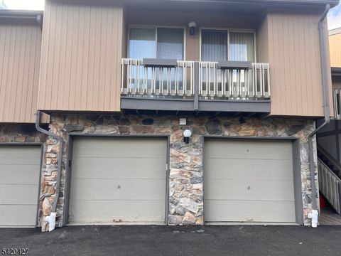 6 Buchanon Ct West Orange Twp. NJ 07052