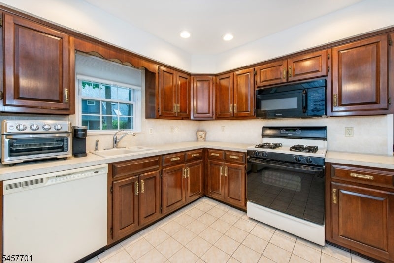 56 Countryside Dr