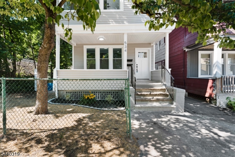 534 Morris St
