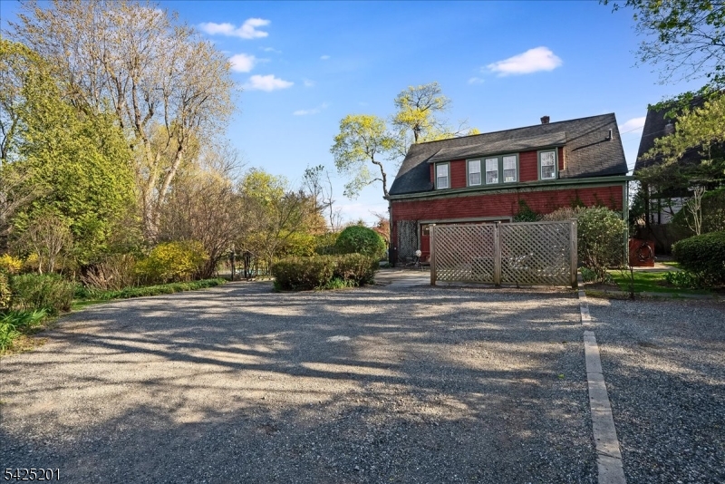 74 Porter Pl