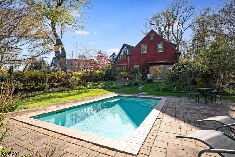 74 Porter Pl