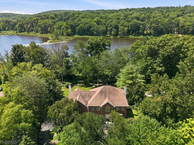 20 Crestview Ln
