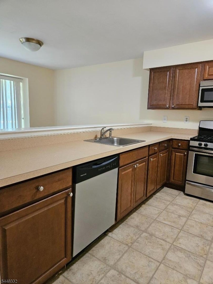 271 Abbey Dr