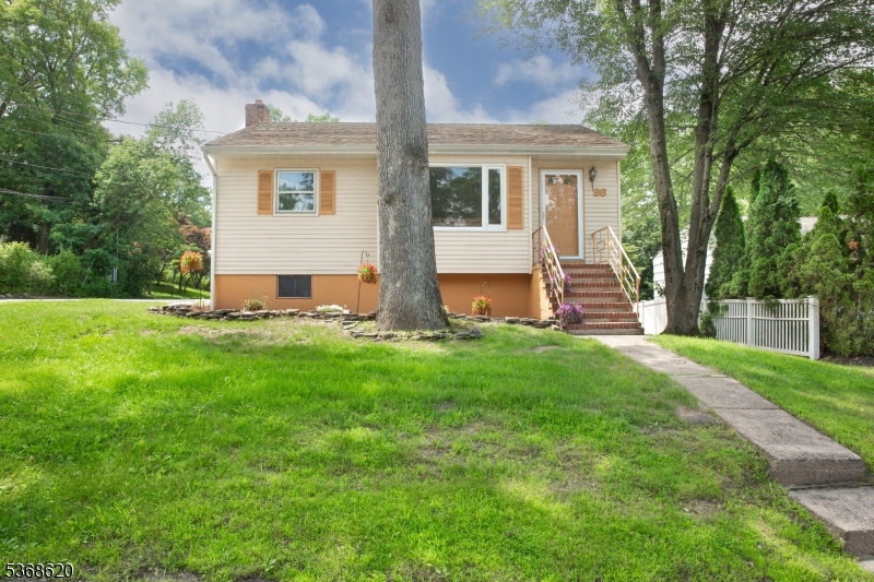 96 Yawpo Ave