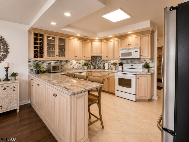 1 Claridge Dr 808