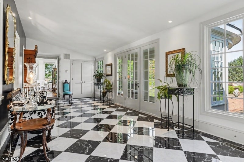 33 Rittenhouse Rd