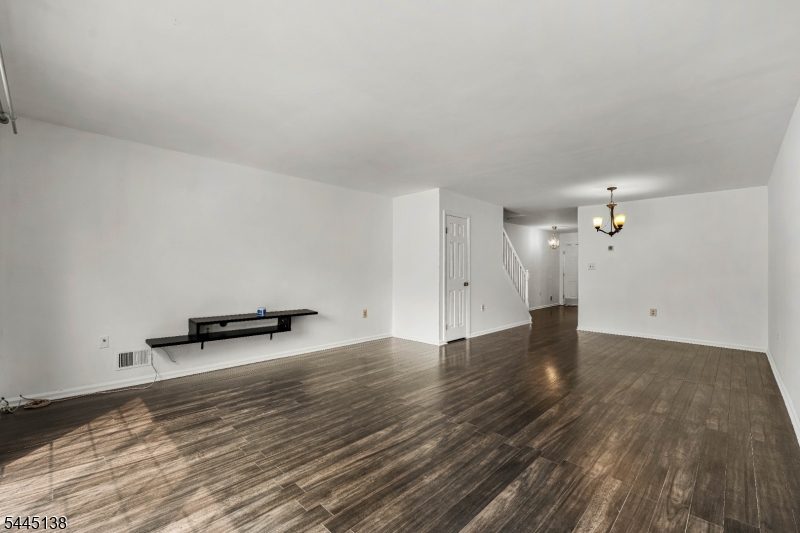 21 Balboa Ln