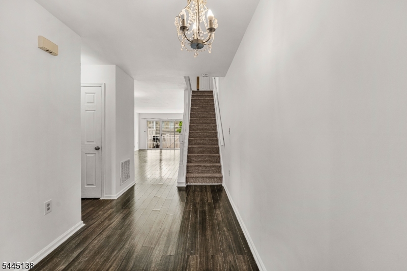 21 Balboa Ln