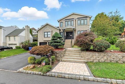 41 Stirling Ter Totowa Boro NJ 07512