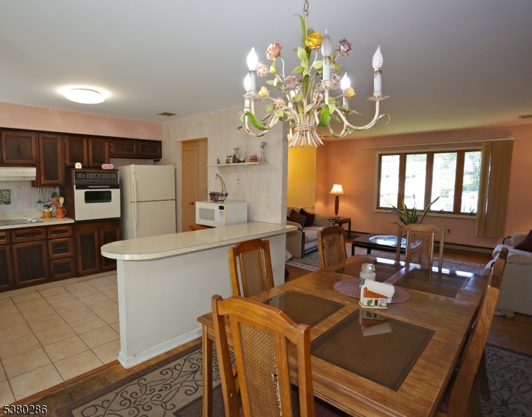 12 Adelphi Trl
