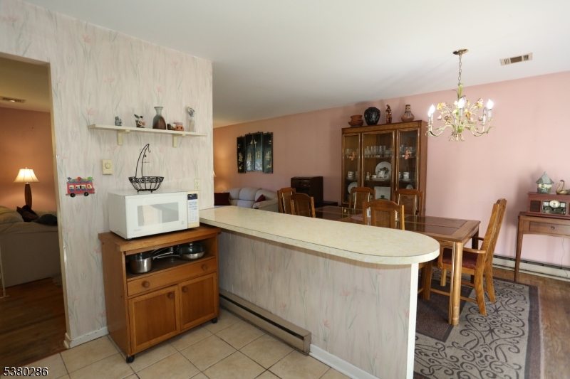 12 Adelphi Trl