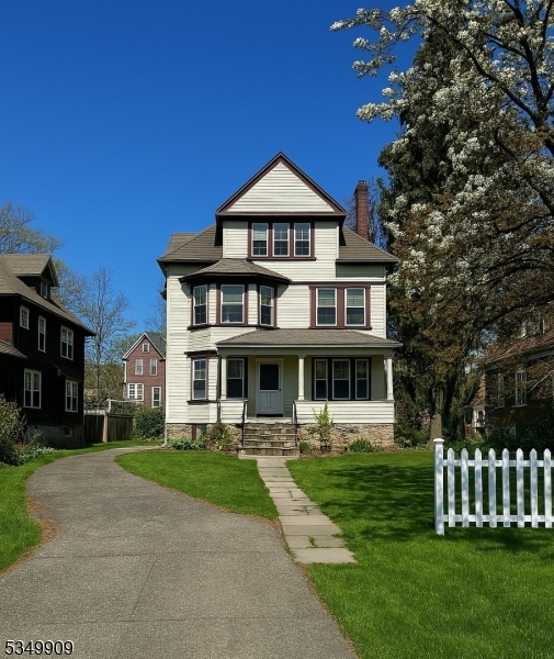 84 Elm St