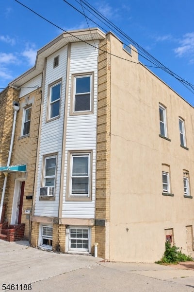 104 Harrison Ave 2