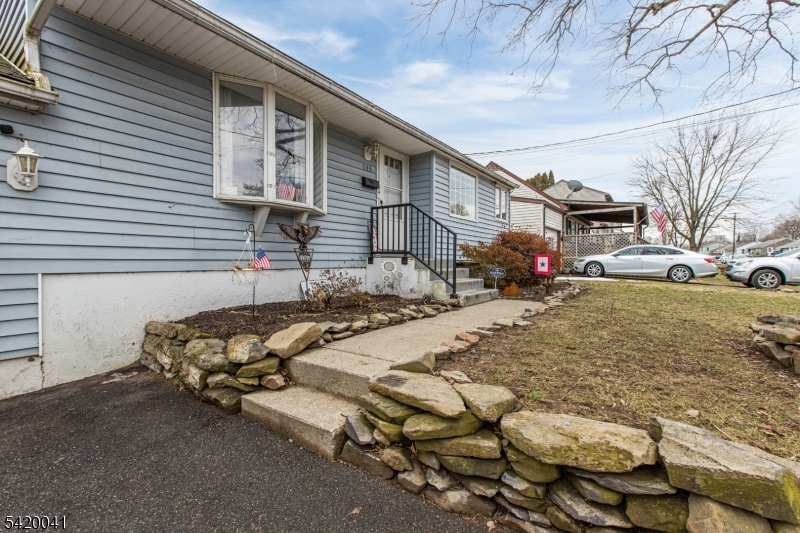 135 Riverview Rd
