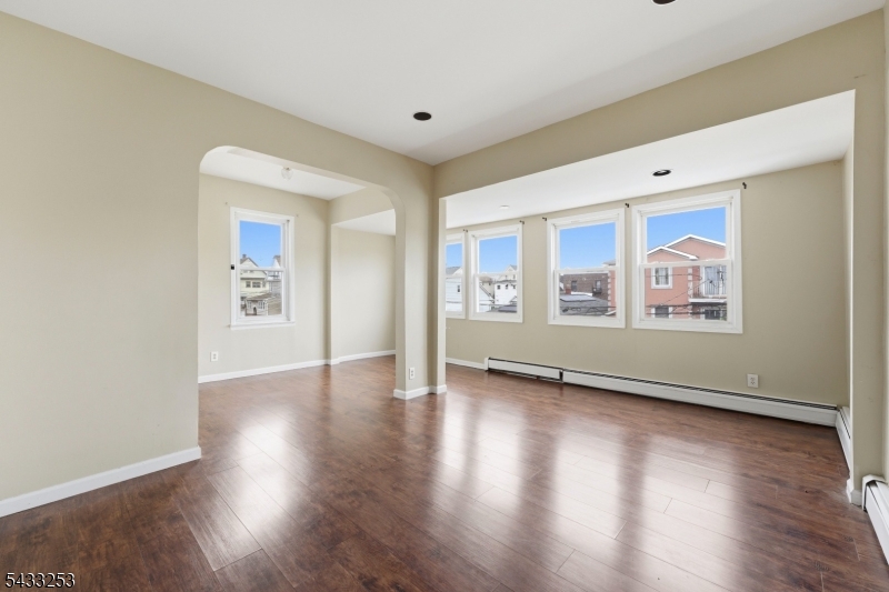 225 John St