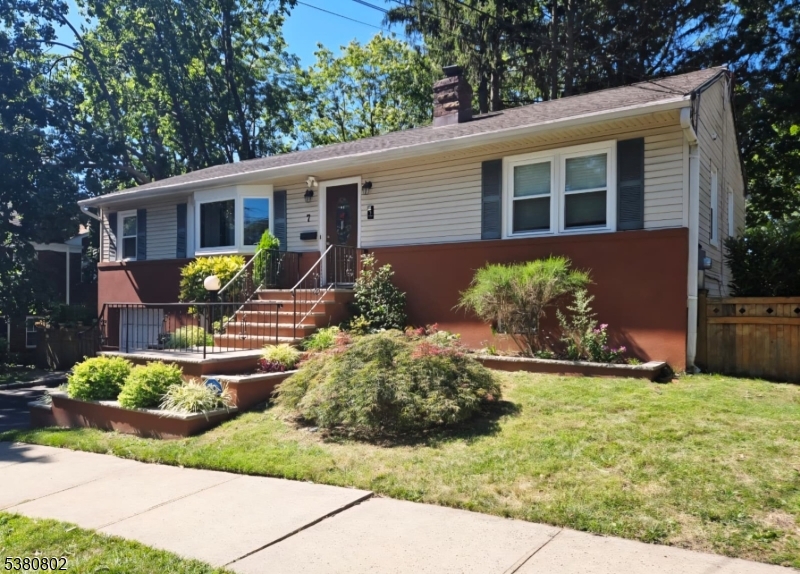 7 Van Ness Ct
