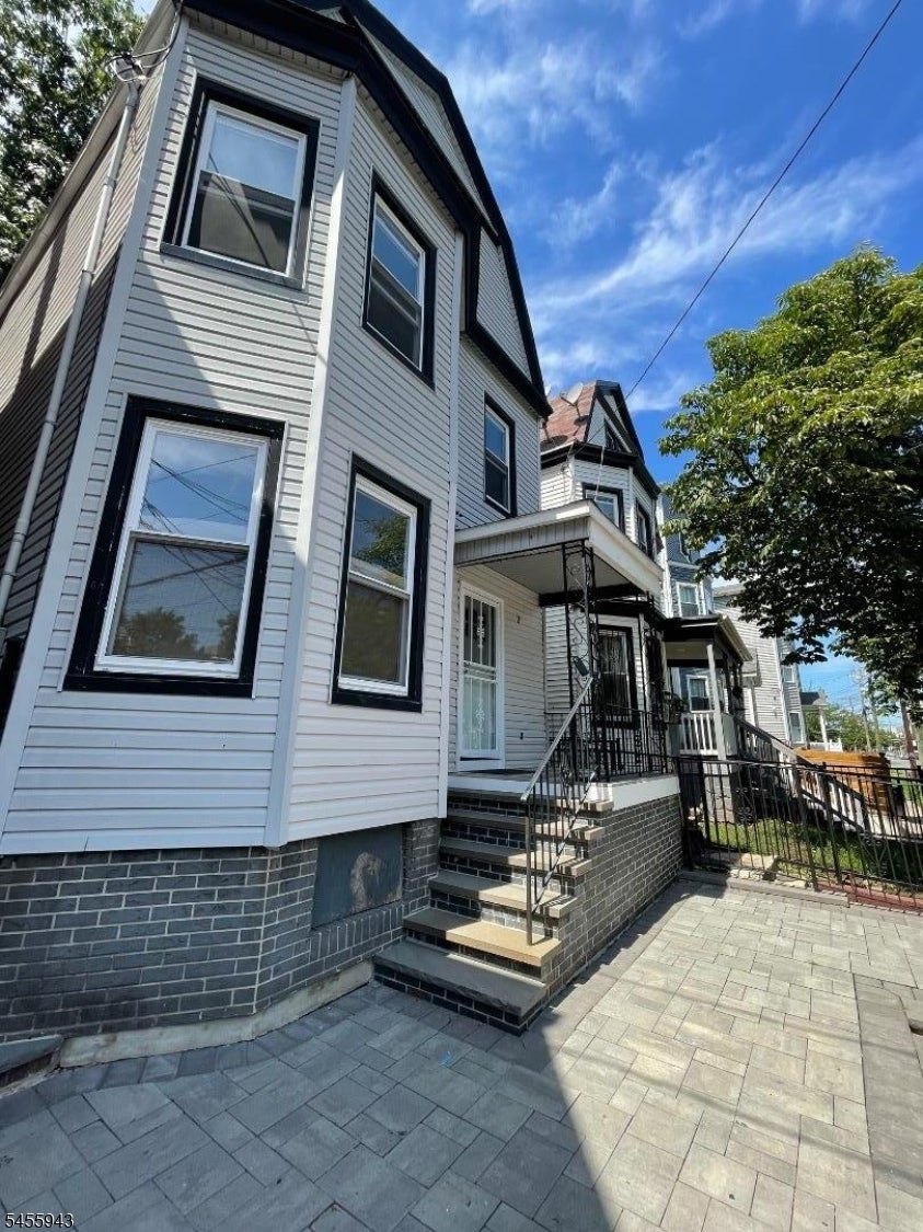823 S 14Th St