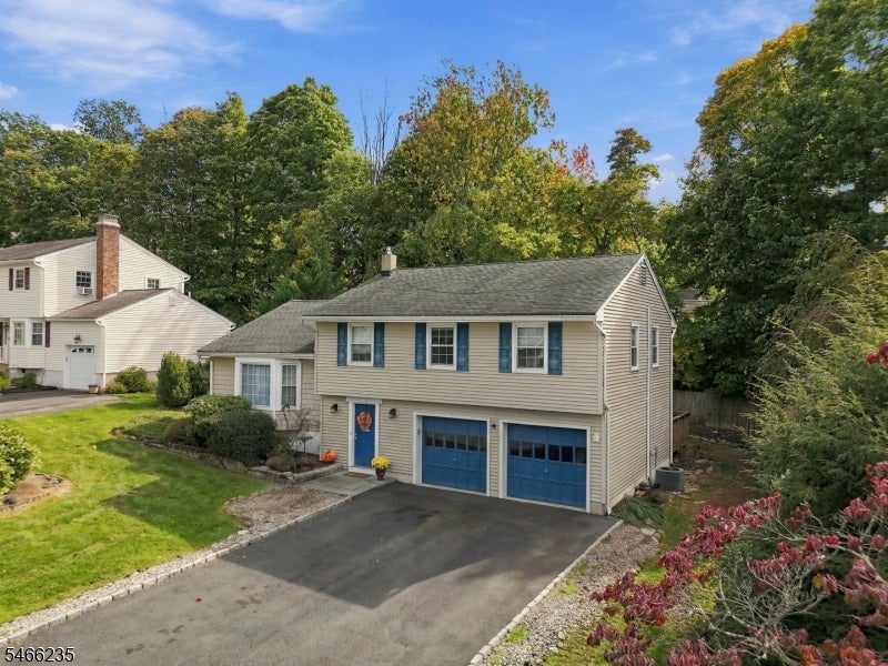 10 Shelley Ct