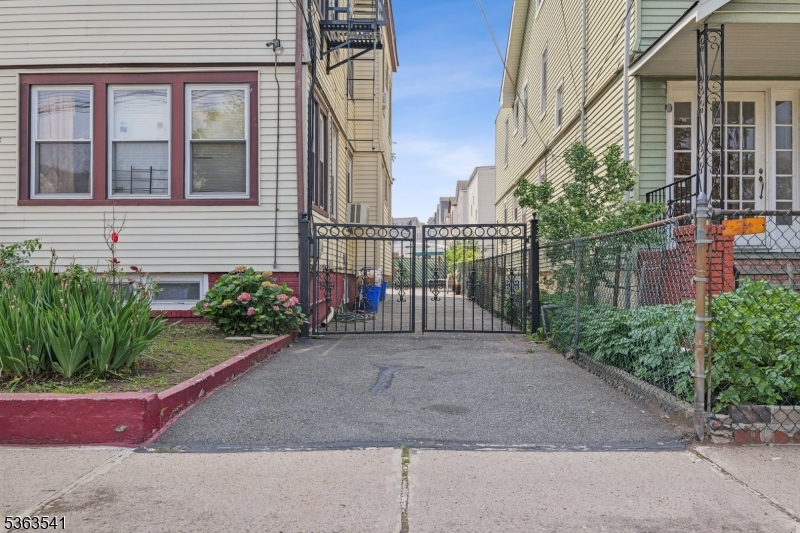 255 Ampere Pkwy