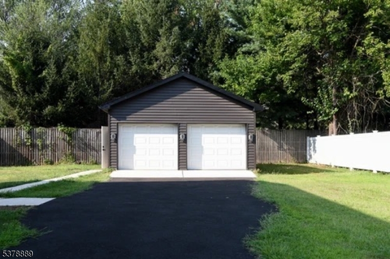 28 Plymouth Pl