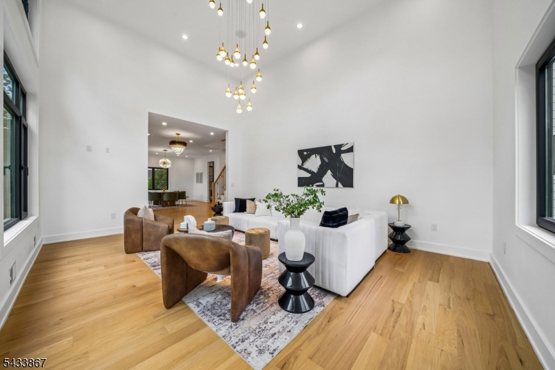 6 Cambridge Dr
