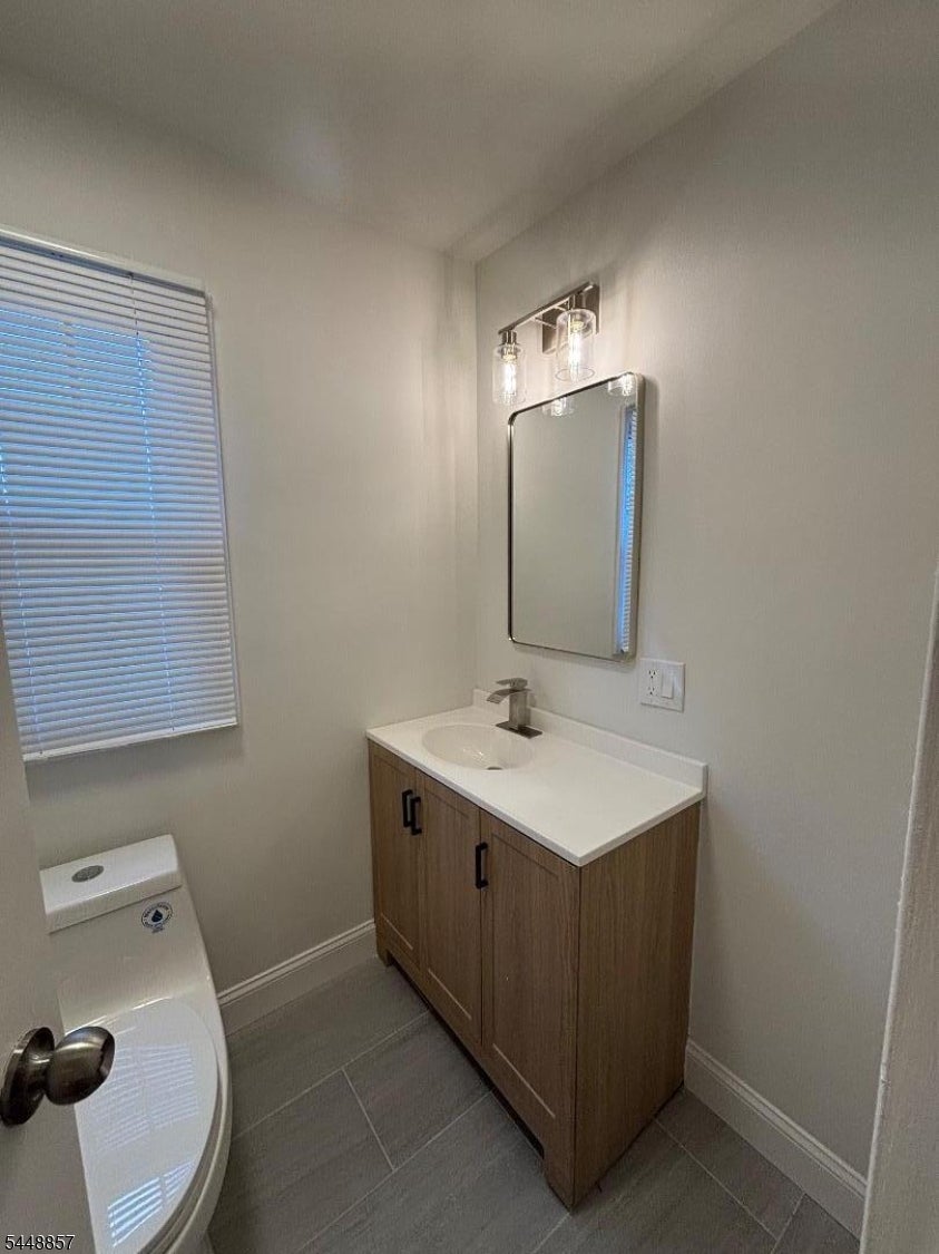 5 Stanford Dr 2B