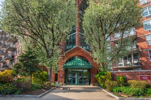 300 Main St 704 Little Falls Twp. NJ 07424