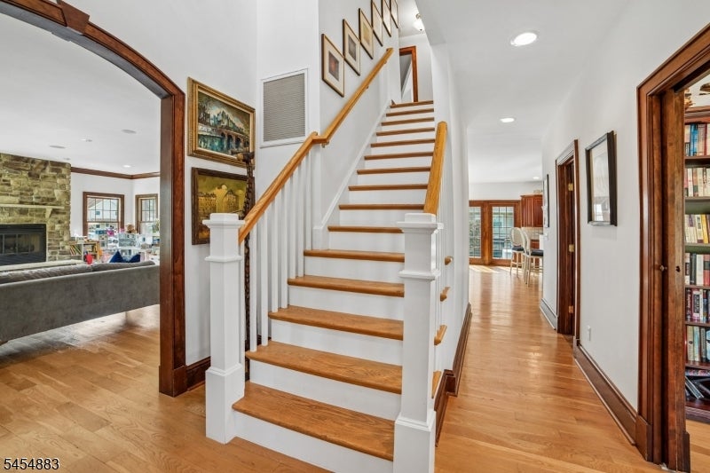 30 Groah Rd