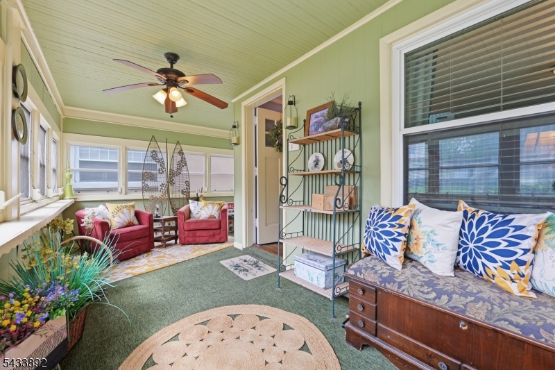 65 Carteret St