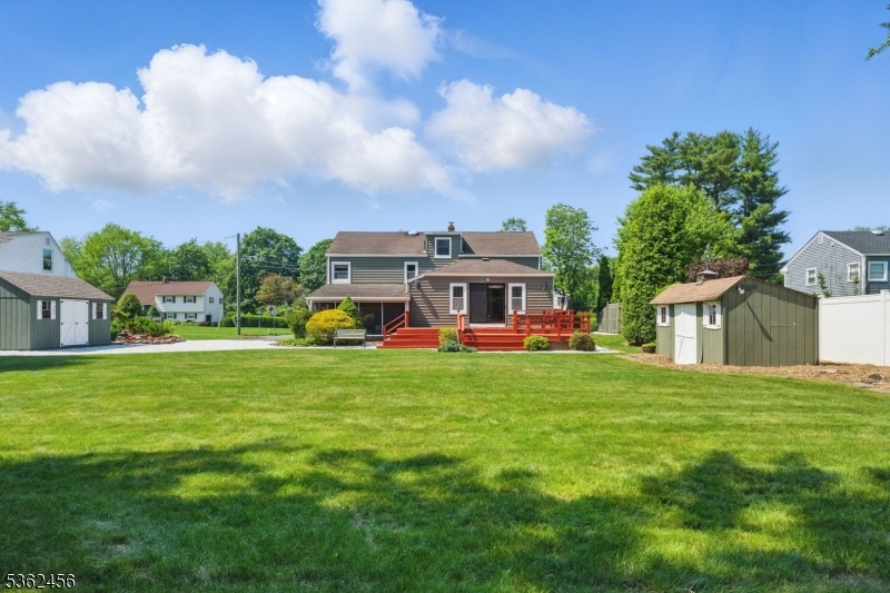 7 Claudia Rd